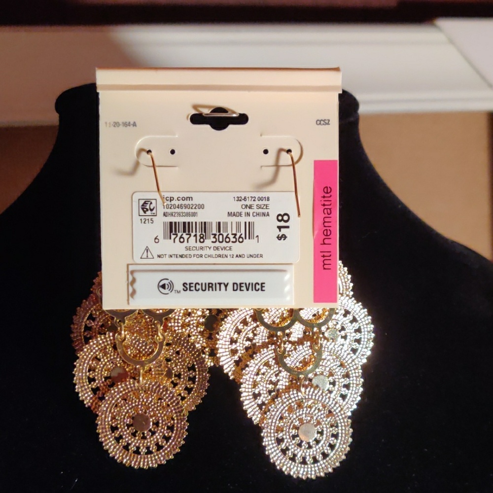 Jewelry - Picture 3 of 3